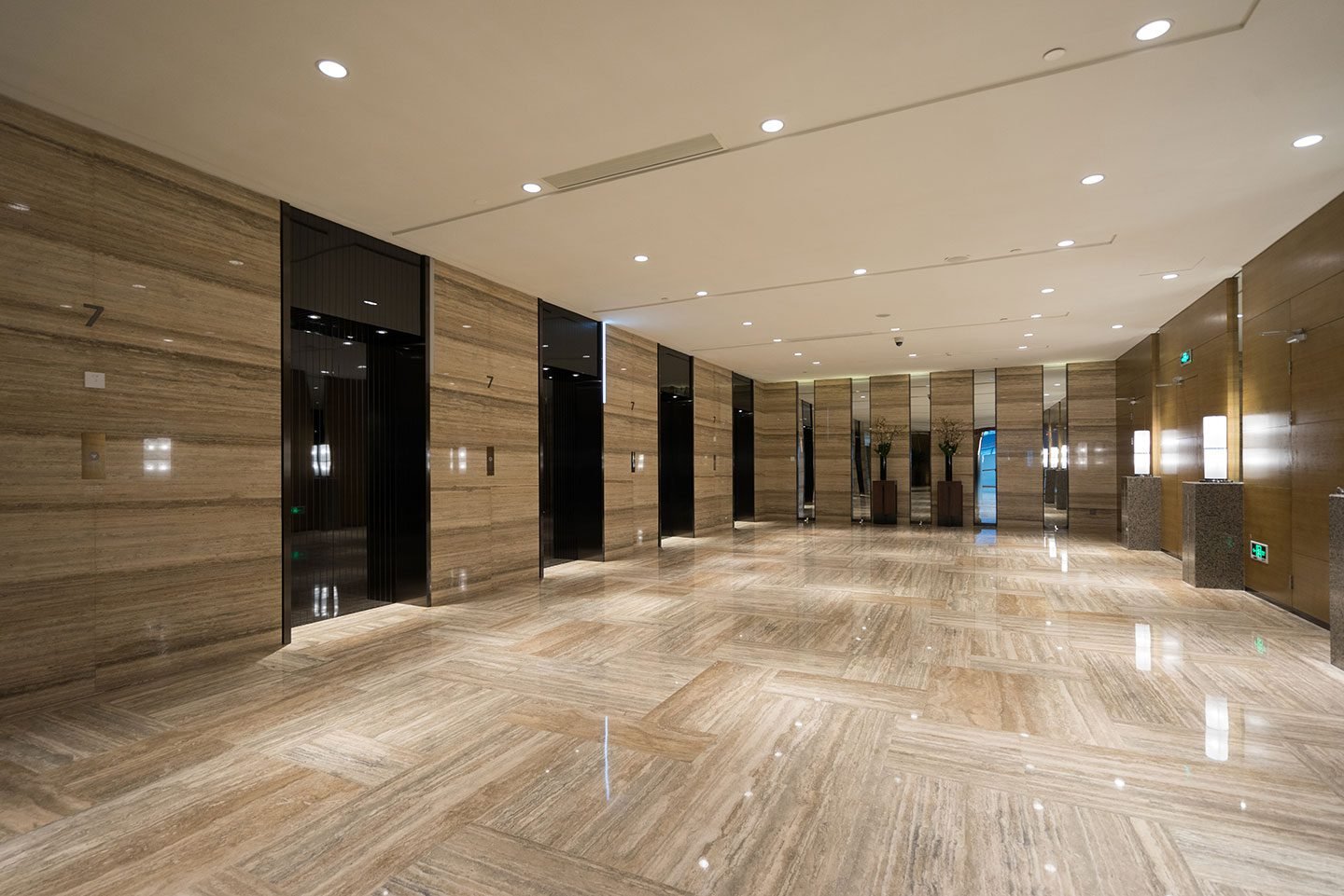 shop-0003 Modern commercial space for rent